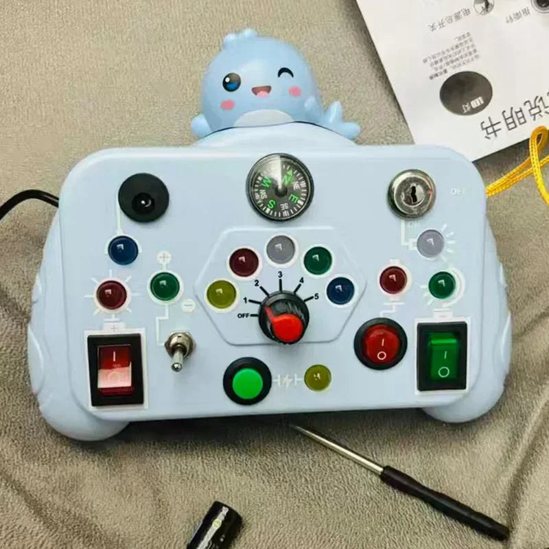 Brinquedos sensoriais Cartoon com placa de controle de interruptor de luz LED Jogo infantil de atividades de viagem para crianças de 2 a 4 anos